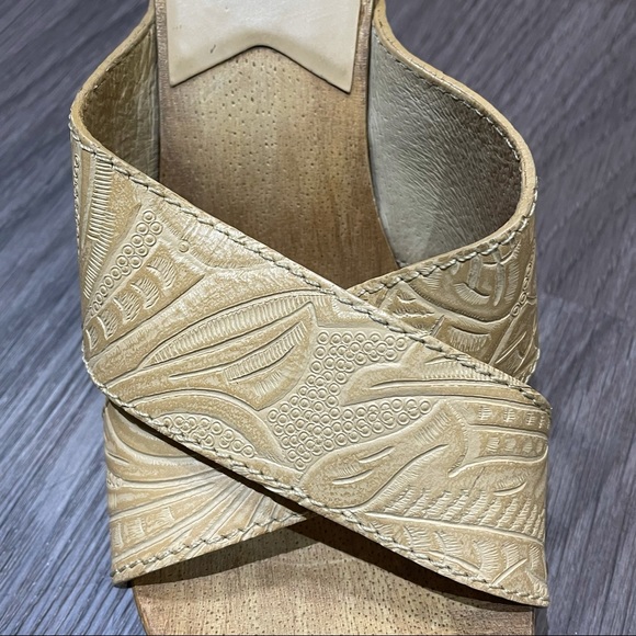 Michael Kors Wooden Heels Size 6 leather upper - Picture 3 of 5